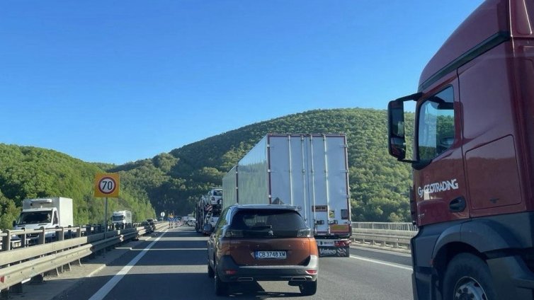 АПИ: Над 190 хиляди автомобила ще излязат от София преди Великден