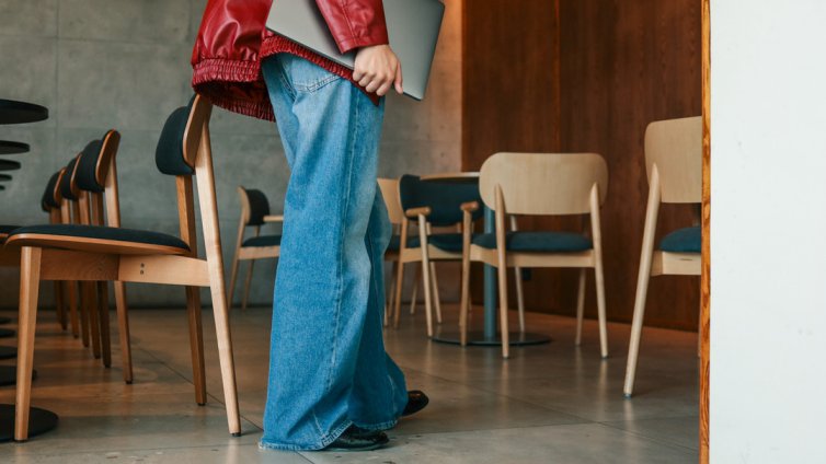 Широките панталони &ndash; топ тенденция за прехода към пролетта