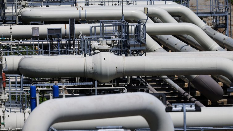 ЕК: Осем държави от ЕС продължават да внасят руски газ