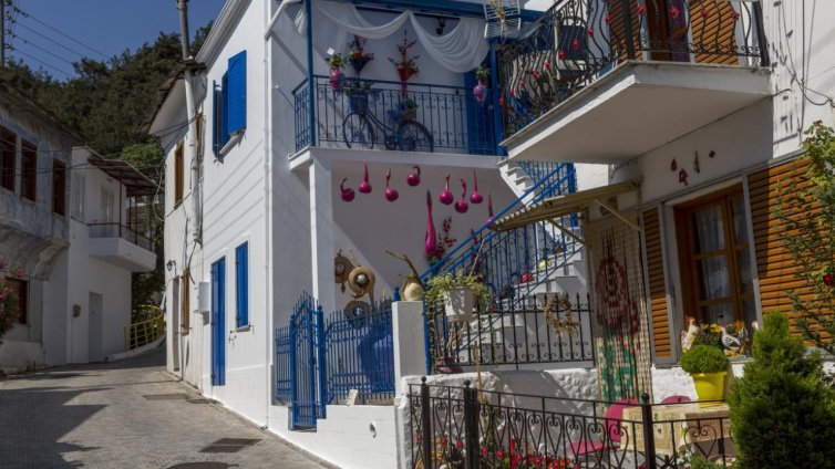 От 1 април наемите в Гърция само по банков път