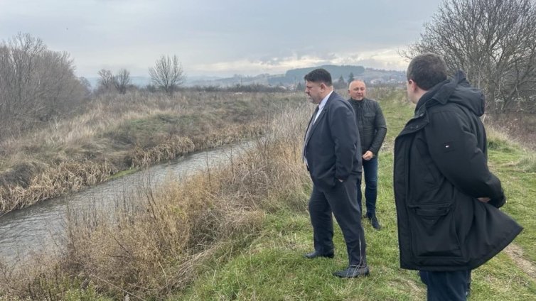 Провериха критични участъци при водосбора на река Струма и река Конска