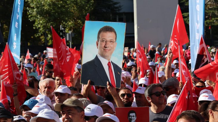 Прокуратурата иска присъда от над 2000 години за бившия кмет на Истанбул Имамоглу