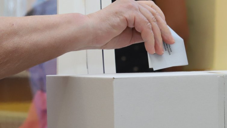 ЦИК: Над 37 000 заявления за гласуване извън страната до момента