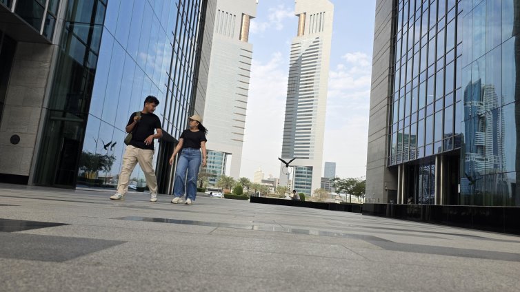 Блокирани чужденци в Близкия изток плащат хиляди долари за бягство през пустинята