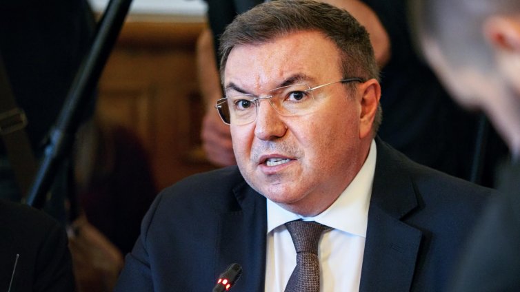Костадин Ангелов: Сигурни сме, че правителството ще оцелее при вота на недоверие
