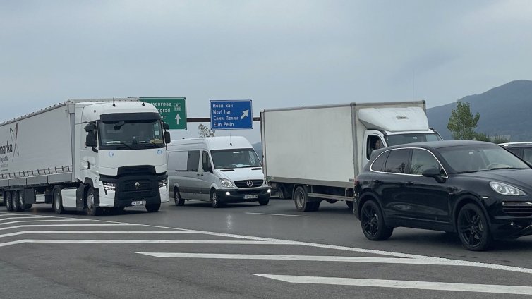 Променя се движението по АМ "Тракия" в областите София и Пазарджик