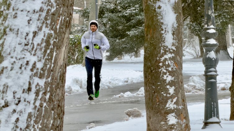 Времето днес: Студено, тази нощ започват нови валежи