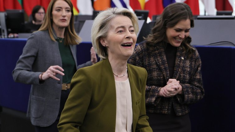 ЕС е изправен пред най-голямата криза: Разследват и Урсула за измама