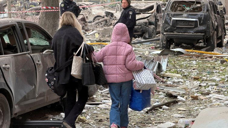 Масирана руска атака срещу Днепър уби 10 и рани 67 души