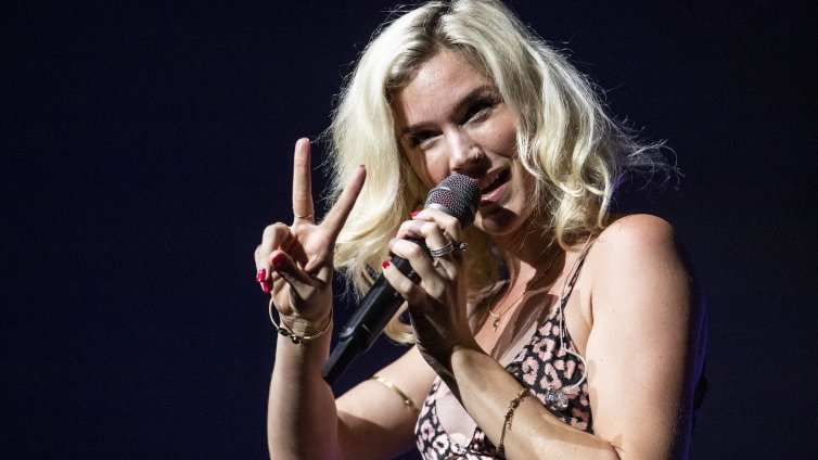 Джос Стоун вдига втора сватба, този път в... гората