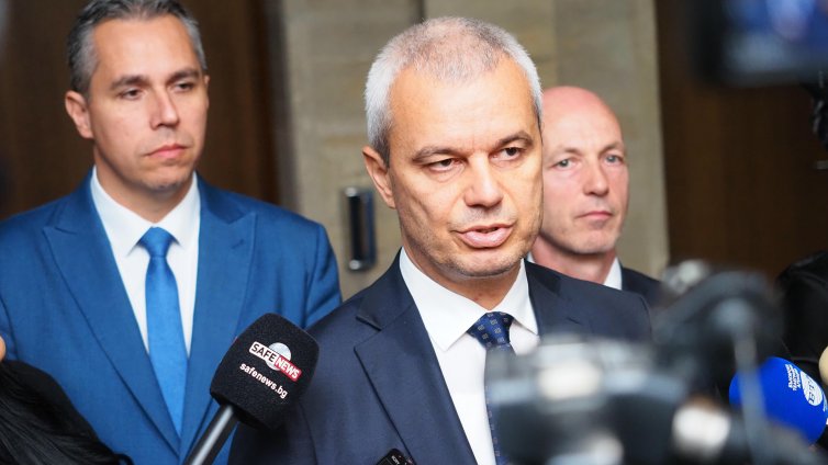 Костадинов: Делегация на „Възраждане" заминава за Русия за среща с Медведев за „Лукойл"