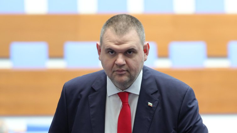Пеевски се обяви против закриването на "Комисията по досиетата"