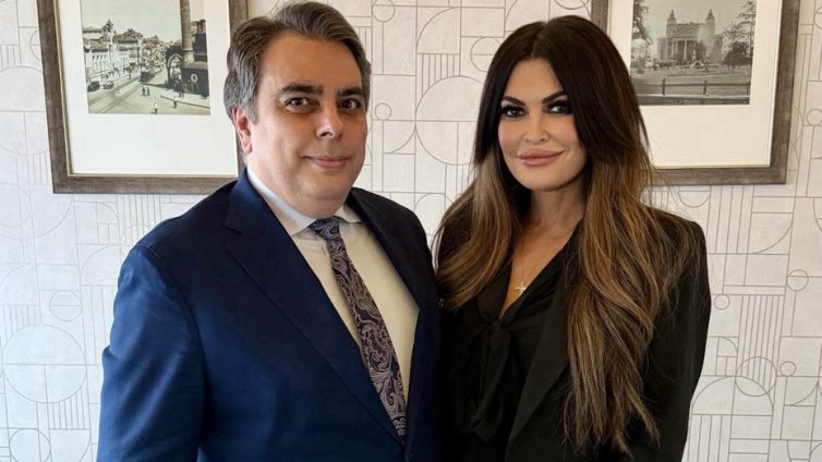 Асен Василев се срещна с посланика на САЩ в Атина Кимбърли Гилфойл