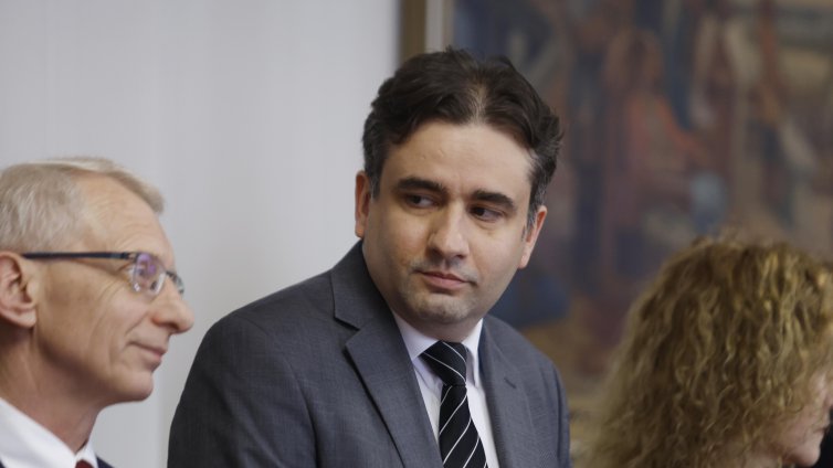 Божанов: Радев поема щафетата, превръщаме се в &ldquo;Орбанова Унгария&rdquo;