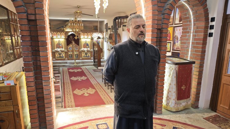Низвергнаха сливенския свещеник заради молитви на съвременен български