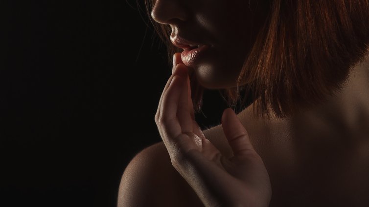 Извратеняци изровиха трупа на убита моделка и задигнаха главата ѝ