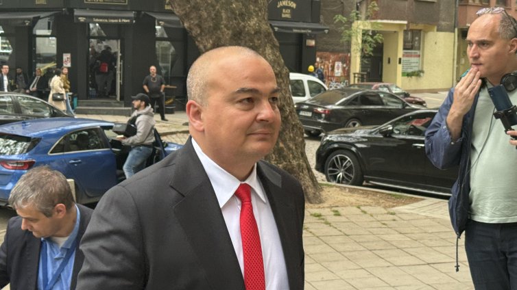 Още в понеделник Абровски внася законопроект за овладяване на цените