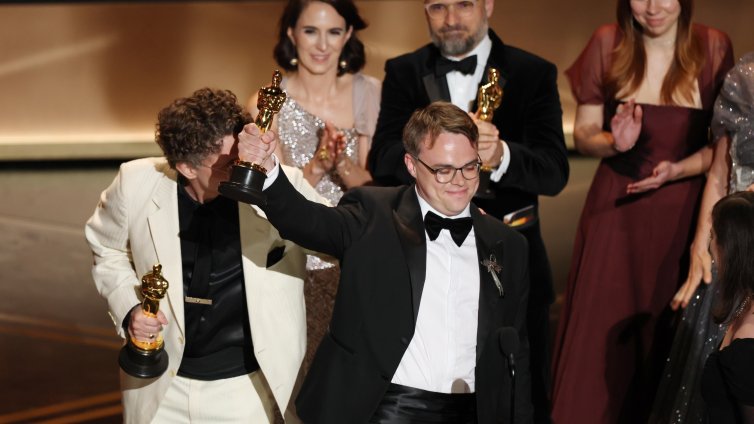 Павел Таланкин освети "Оскара" си за "Г-н Никой срещу Путин" в Париж ВИДЕО