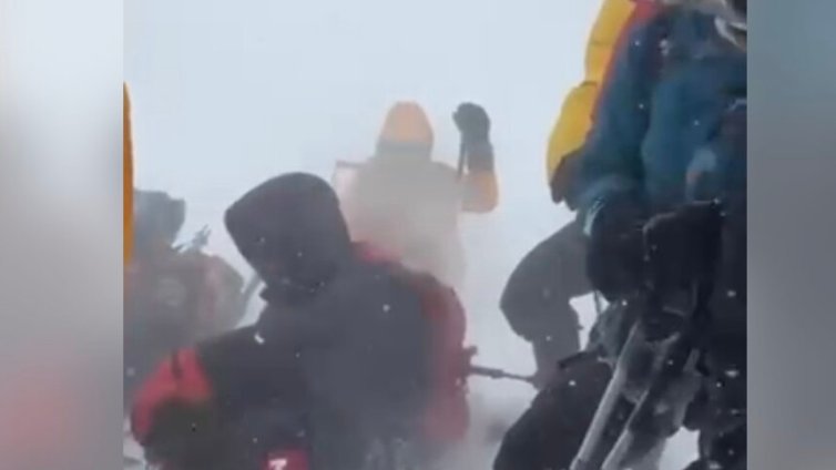 Босненски алпинисти загинаха на връх Елбрус в Русия ВИДЕО