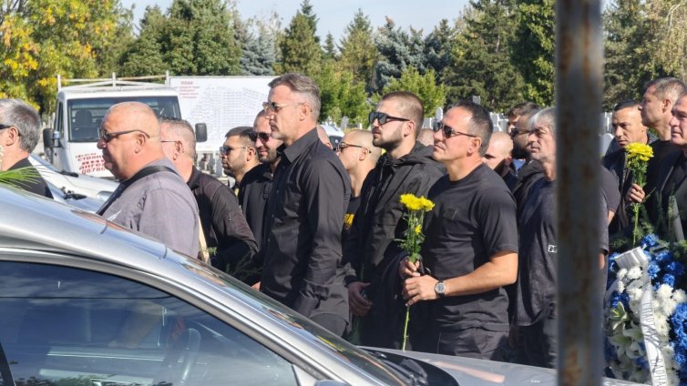 "Ботев" изпрати Илиян Филипов: Хиляди се поклониха пред бизнесмена (СНИМКИ)
