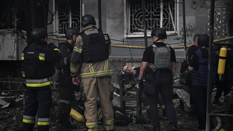 Украйна привлича чуждестранни бойци с пари, но ги задържа трудно
