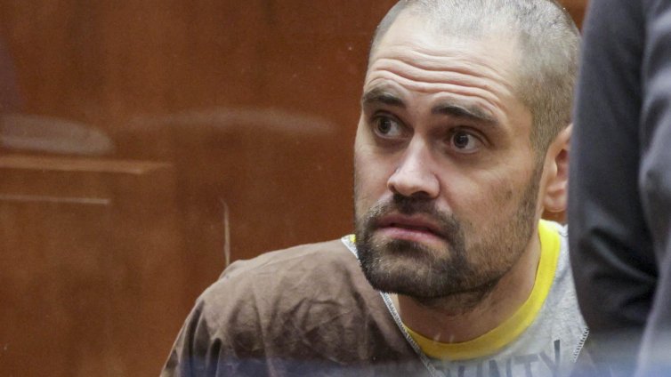 Синът на режисьора Роб Райнер пледира невинен по обвинението за убийството на родителите си