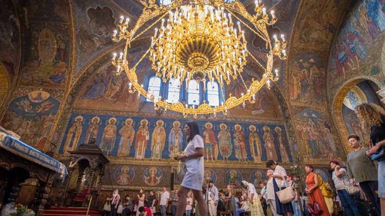 В КАДЪР Литургия в &ldquo;Св. Неделя&rdquo; по повод Успение Богородично