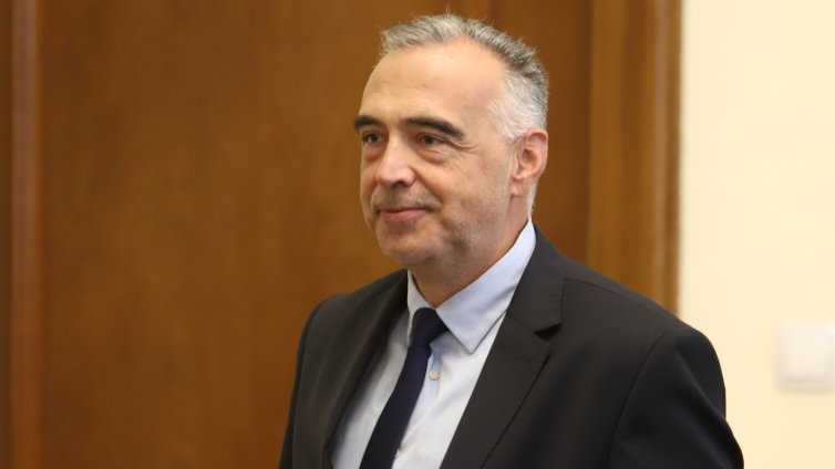 Антон Кутев: Ако Радев се включи в предстоящите избори, може да ги спечели