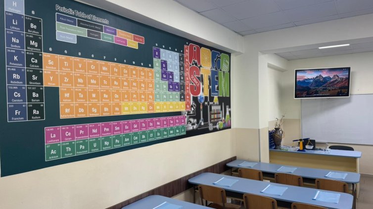 Успяват ли училищата днес да задържат интереса на децата в клас? 