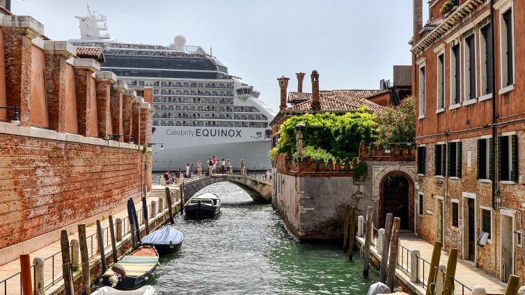 Хакери откраднаха лични данни на десетки хиляди гости на хотели в Италия