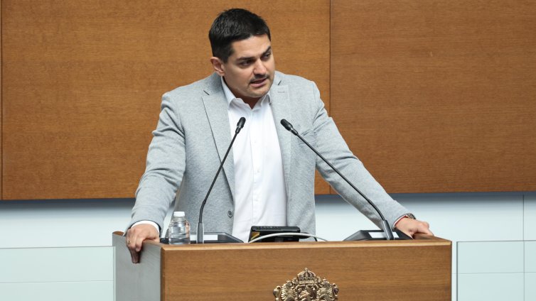 Радостин Василев: Това е разговор за бъдещето, а не е просто разговор за вот на недоверие