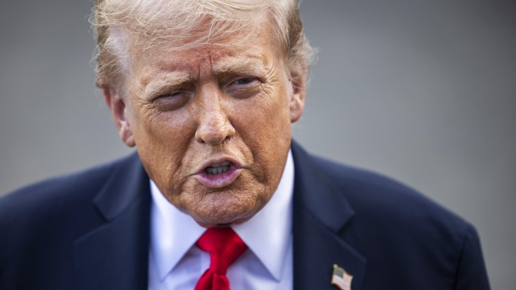 Гилзите на Робинсън са били изписани с партизански текстове и обиди