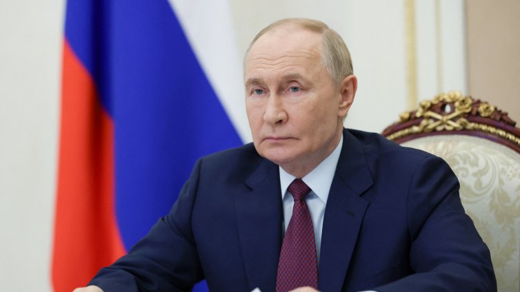 Дигитален контрол: Путин има нов инструмент за наблюдение на руснаци