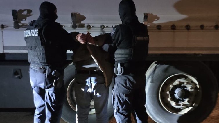 Удар срещу трафика на мигранти: арести след спецоперация