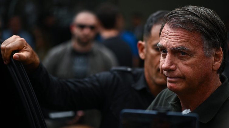 Болсонаро халюцинирал, когато си свалил проследяващата гривна