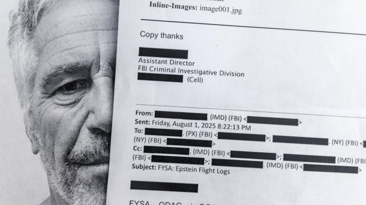 България се споменава 250 пъти в досиетата "Епстийн" 