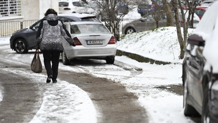 Движението в София при зимни условия, опасност от т.нар. черен лед