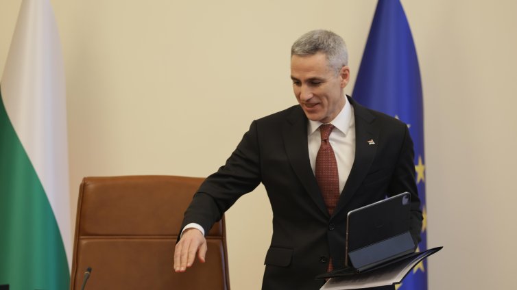 Гюров създаде Кризисен щаб за контрола на цените на стоките и горивата