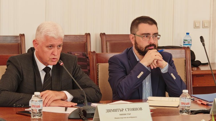 Остър спор в парламента: Стоянов прати Мирчев "да нарами пушката и да заминава"
