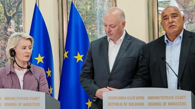 Урсула фон дер Лайен от ВМЗ-Сопот: 1/3 от оръжията, използвани от Украйна идват от България