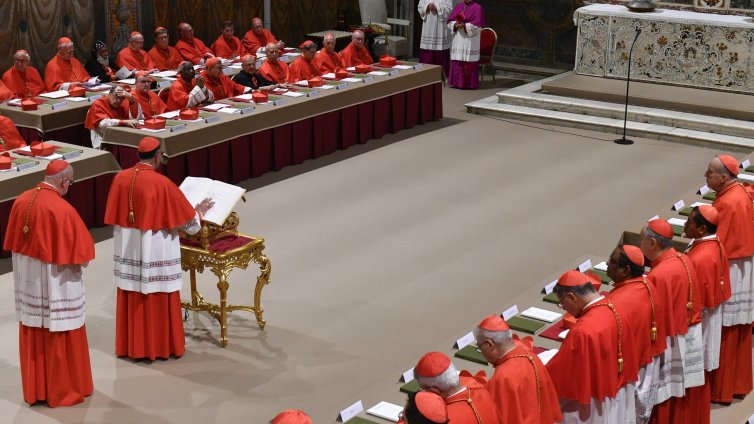 Все още няма дим от Ватикана: Решили ли са кардиналите да не гласуват? 