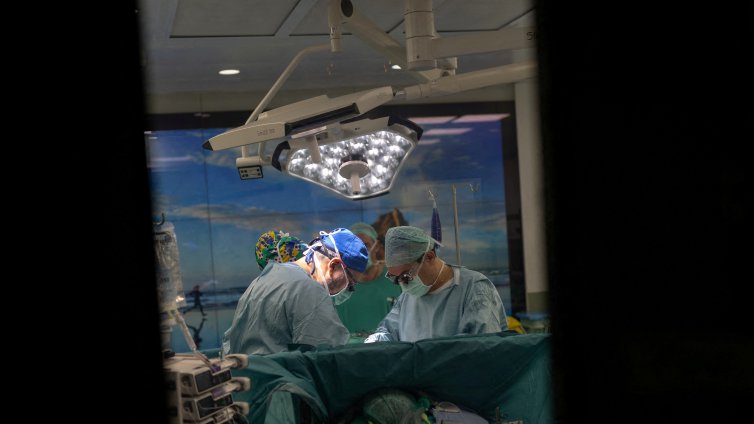 В Италия оперираха онкоболен с хипноза вместо упойка