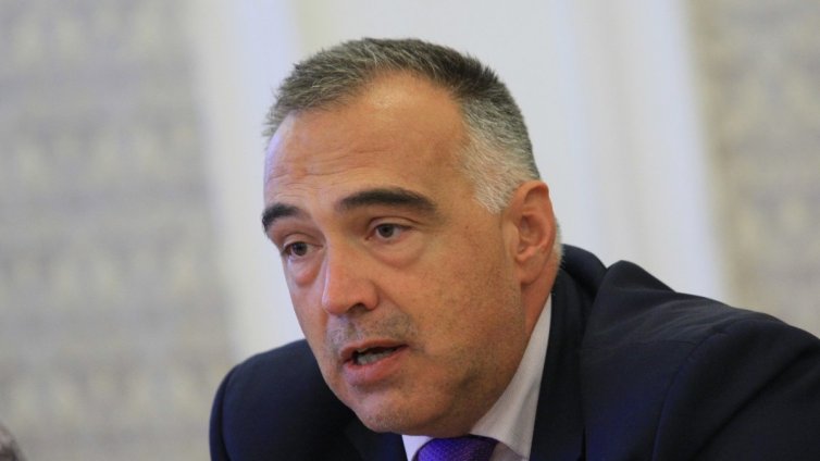 Голямата част от хората са „за“ еврото и Европа