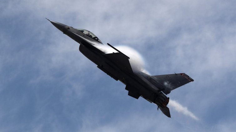 Новата руска ракета Р-77М ли стои зад унищожаването на украински F-16