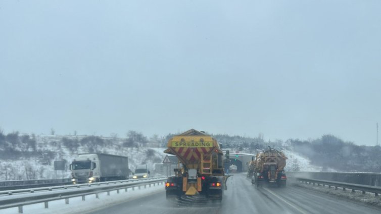 АПИ: Шофьорите да тръгват подготвени за зимни условия
