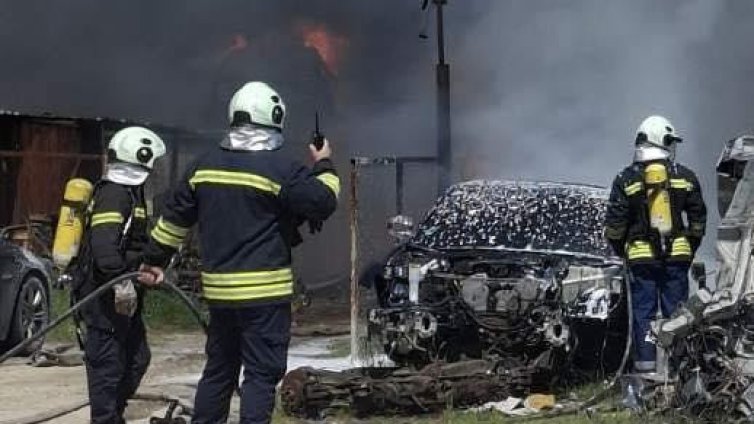 Жена на 79 години загина при пожар в апартамент в Пазарджик