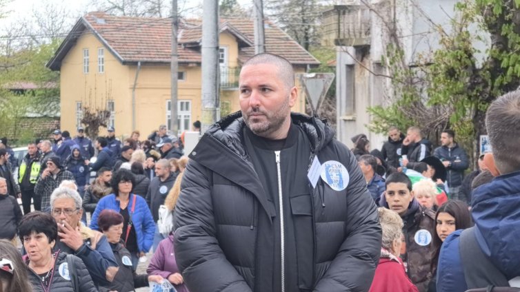 Бащата на Сияна създава гражданско движение 