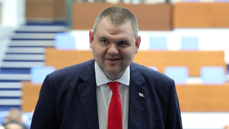 Пеевски подава сигнал срещу Демерджиев в прокуратурата 