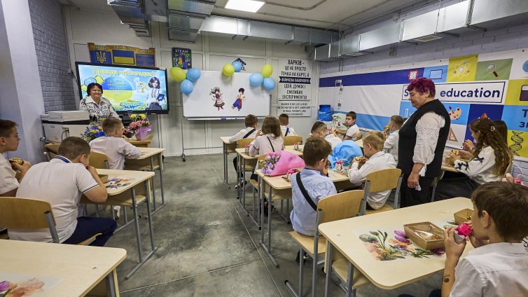 Над 40 подземни училища се строят в украинската Харковска област