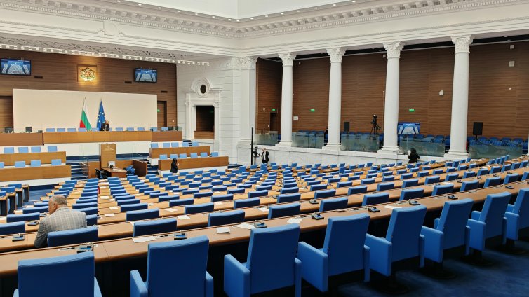 Депутатите се завръщат в Народното събрание